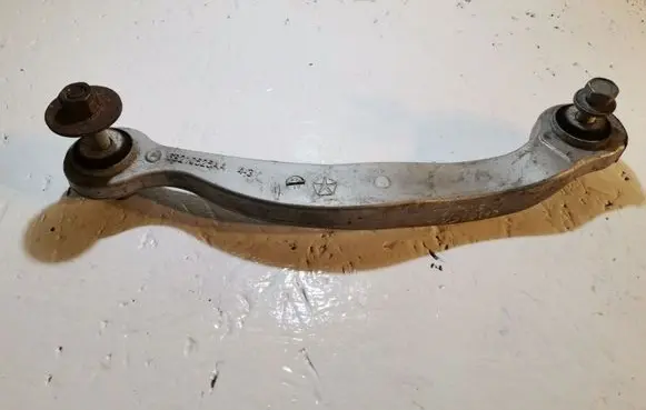 Dodge Challenger Rear upper control arm/wishbone 68210525AA