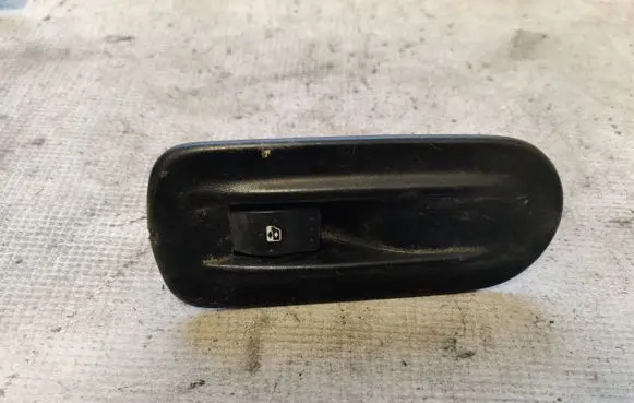 Renault Master II Electric window control switch 8200206603