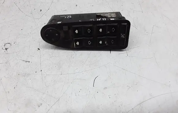 BMW 5 E39 Electric window control switch 8368966
