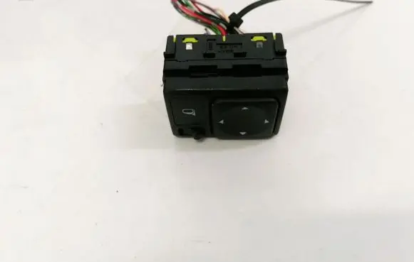 Nissan Note (E11) Wing mirror switch