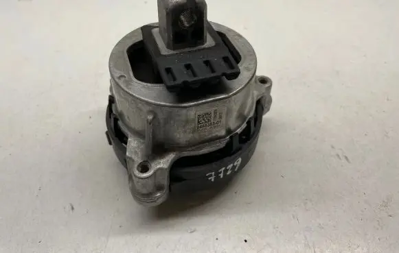 BMW X3 G01 Engine mount bracket 9488383 22119488383
