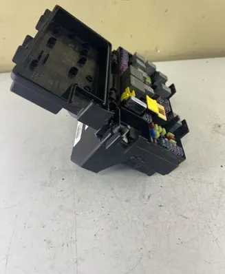 Jeep Grand Cherokee Fuse module 04692316AG 64469Y R62337001