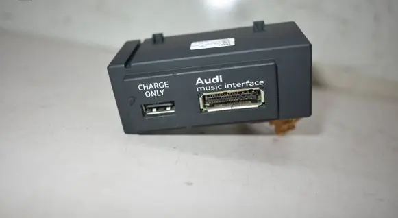 Audi A3 S3 8V USB socket connector 8V0035736B