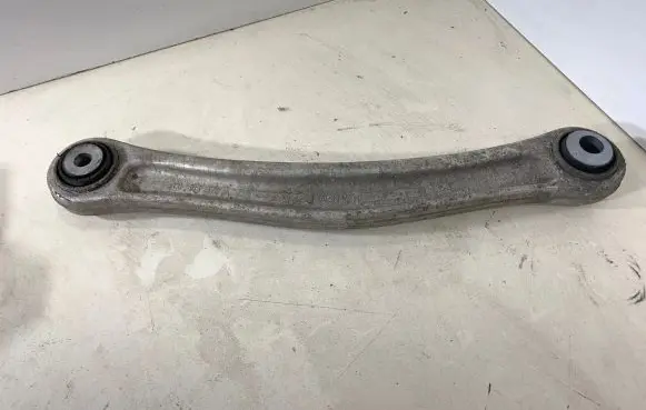 Rear upper control arm/wishbone