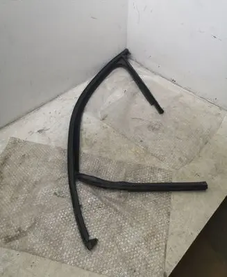 Volkswagen Jetta USA Front door rubber seal