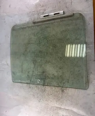 Mitsubishi Pajero Sport I Rear door window glass