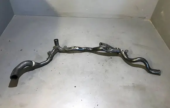 Audi A8 S8 D3 4E Heater radiator pipe/hose 057103227N