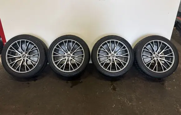 Jaguar XJ X351 R18 alloy rim KBA49413