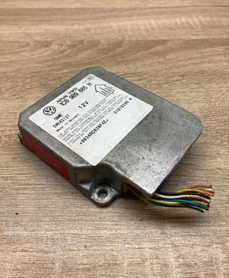 Skoda Fabia Mk1 (6Y) Airbag control unit/module 1C0909605H 5WK43127 WithPlug