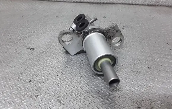 Audi A4 S4 B7 8E 8H Master brake cylinder