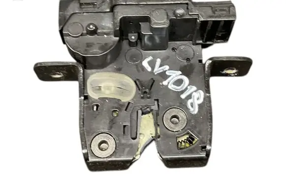 Nissan Qashqai Tailgate lock latch 90502EY10A