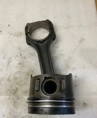 Mercedes-Benz Vito Viano W639 Piston with connecting rod 611034 R58854 01703