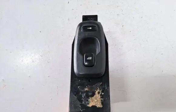 Volvo V70 Electric window control switch 30658147