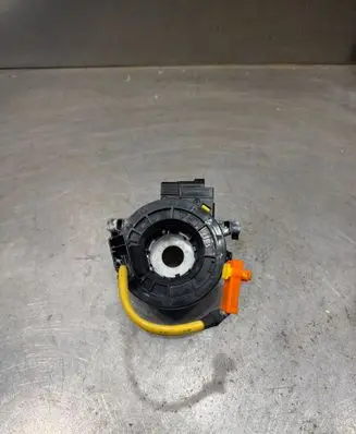 Toyota Avensis T270 Airbag slip ring squib (SRS ring) 8924505030