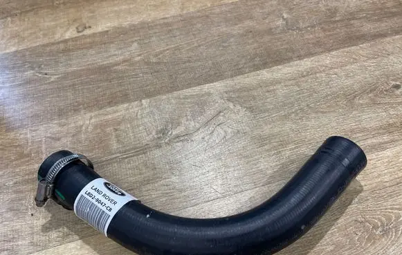 Land Rover Range Rover Evoque L551 Engine coolant pipe/hose L8D29047CB