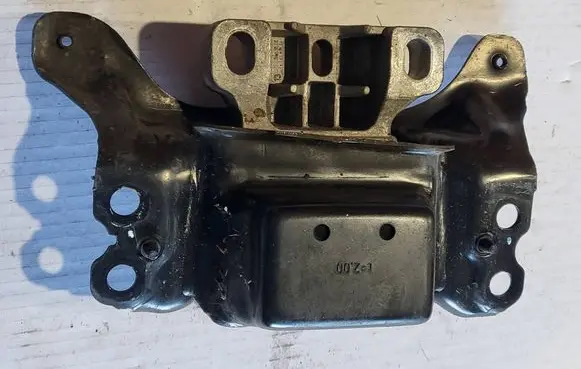Volkswagen Golf VII Engine mount bracket 5Q0199555AB 02012014