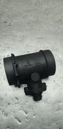 BMW 5 E39 Mass air flow meter 0280217502 1747155