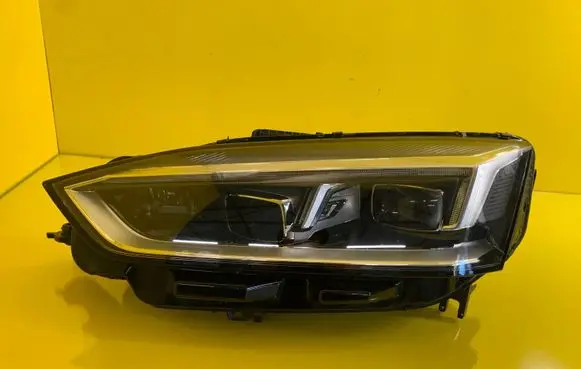 Audi A5 Headlight/headlamp 8W6941034