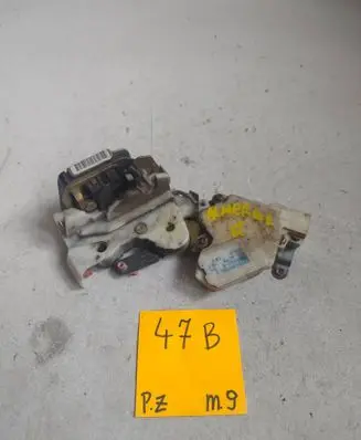 Nissan Almera N16 Rear door lock 82563BM760