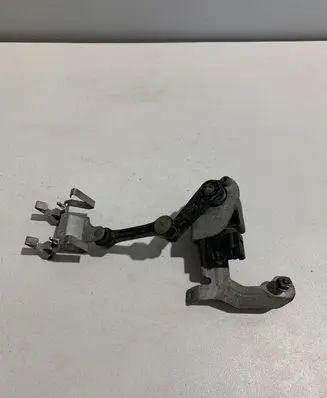 Mercedes-Benz C W205 Air suspension front height level sensor A0009053704