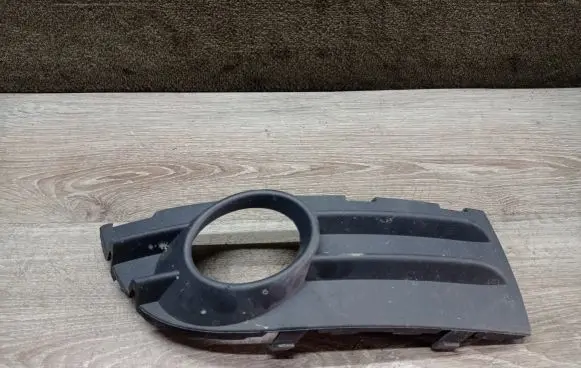 Volvo C30 Front fog light trim/grill 30657196