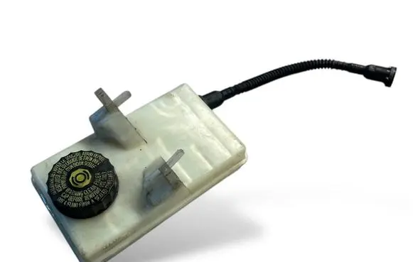 Brake fluid reservoir