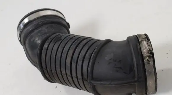 Audi A4 S4 B7 8E 8H Air intake hose/pipe 8E0129627R