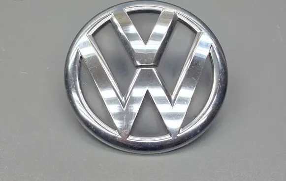 Volkswagen Touran II Manufacturer badge logo/emblem 1T0853630C