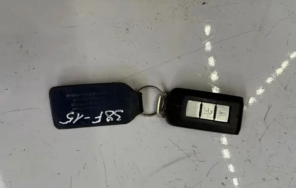 Mitsubishi L200 Ignition key/card 
