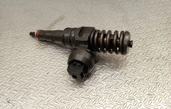 Audi A3 S3 8L Fuel injector 038130073AL