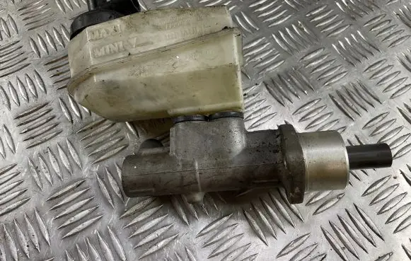 Renault Scenic I Master brake cylinder 7700436913