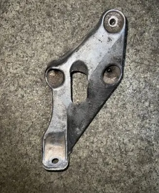 BMW 5 E34 Engine mounting bracket 1133363