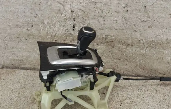 Mazda 6 Gear shifter/selector K01146100 K3605