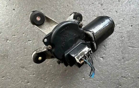 Nissan Patrol Y61 Wiper motor 28810VB000
