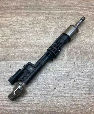 BMW X5 E70 Fuel injector 0261500109 1364759787005 06010229