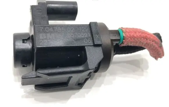 BMW 5 G30 G31 G38 Fuel pressure regulator 8570591