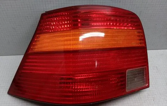 Volkswagen Golf IV Rear/tail lights 37750719 1J6945257 37750748
