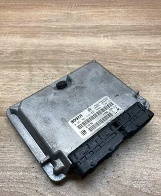 Opel Vectra B Engine control unit/module ECU 90508986 0281001633