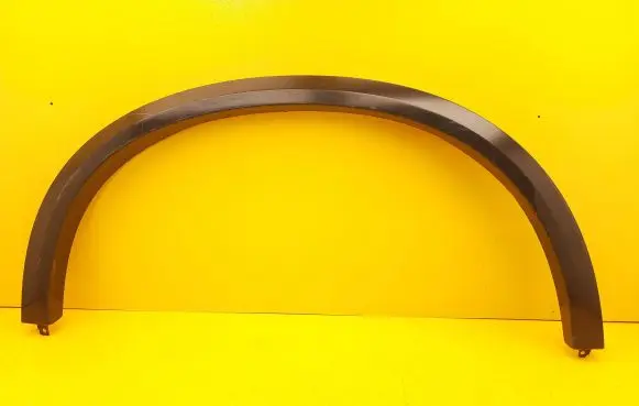 Fender trim (molding)