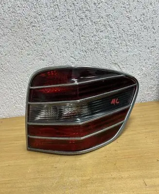 Mercedes-Benz ML W164 Rear/tail lights 404102R F1875