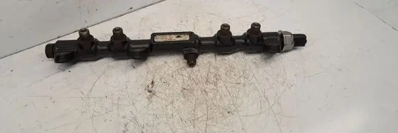 Ford Mondeo Mk III Fuel injector supply line/pipe 2S7Q9D280AD
