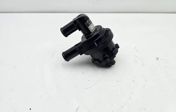 Toyota RAV 4 (XA40) Electric auxiliary coolant/water pump 0641001301 7T26