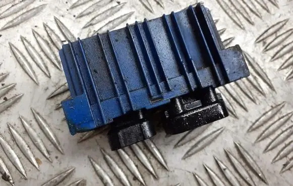 Opel Corsa D Window wiper relay 55557760