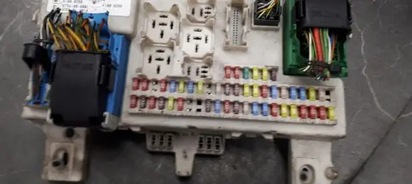 Ford Focus Relay mounting block 519100507