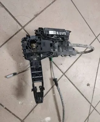 Mercedes-Benz V Class W447 Front door lock A4477200035 ZGS005
