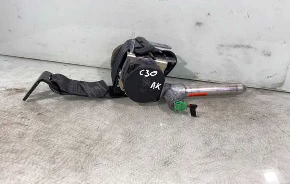 Volvo C30 Rear seatbelt 30642226