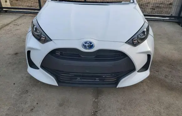 Toyota Yaris XP210 Front bodywork piece 