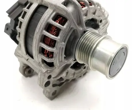 Volkswagen Golf VII Generator/alternator 05E903026R