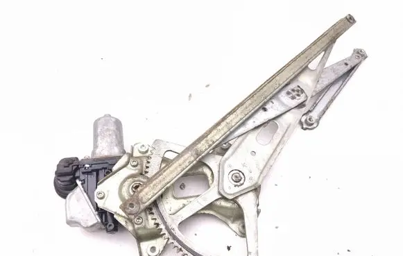 Lexus IS 220D-250-350 Front door window regulator with motor 8572053050