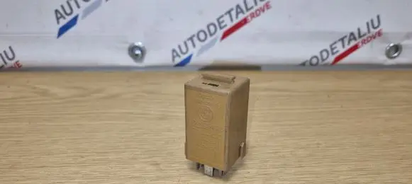BMW 5 E60 E61 Window control relay 61368384505